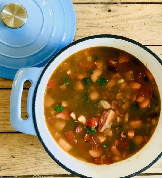 Minestrone-Italienische-Gemuesesuppe-One-Pot-Cocotte-BBQ-Toro